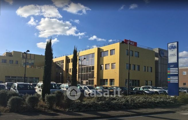 Ufficio in commerciale in Via Carlo Donat-Cattin