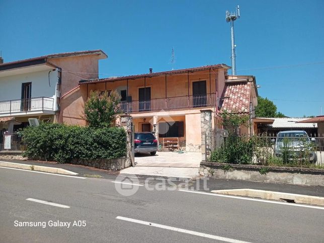 Casa bi/trifamiliare in residenziale in Via Genazzano 187