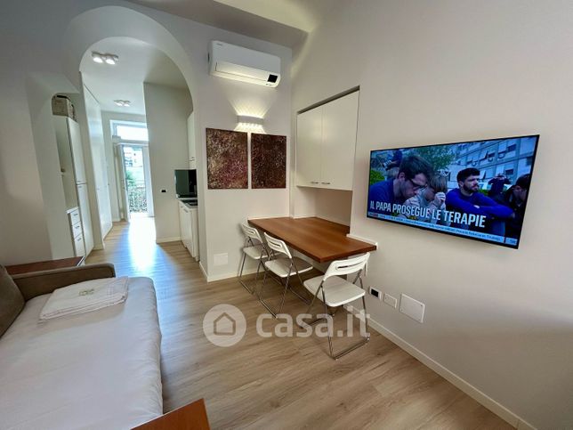 Appartamento in residenziale in Via Vitruvio 11