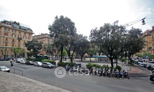 Appartamento in residenziale in Via Giovanni Torti 1