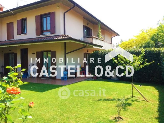 Casa bi/trifamiliare in residenziale in Via Pomaro 16