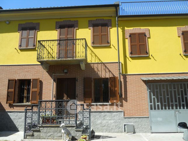 Rustico/casale in residenziale in Frazione Montemarzo