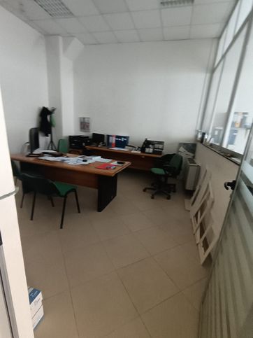 Ufficio in commerciale in Viale Magna Grecia