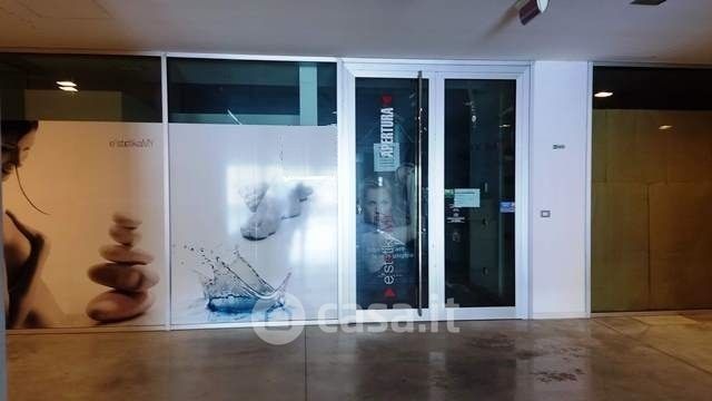 Negozio/locale commerciale in commerciale in Contrada Pace