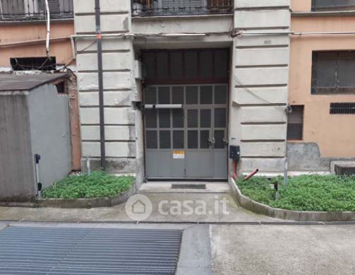 Box/posto auto in residenziale in Viale Emilio Caldara 38