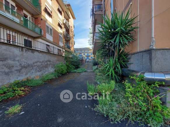 Garage/posto auto in residenziale in Viale Alessandrino 477