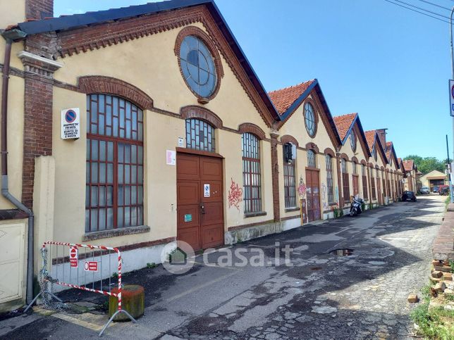 Capannone in commerciale in Piazza Vincenzo Caselli
