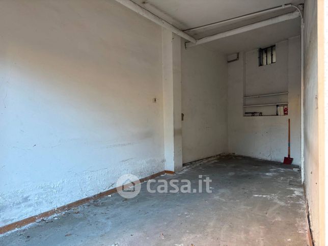 Box/posto auto in residenziale in Via Boves 4