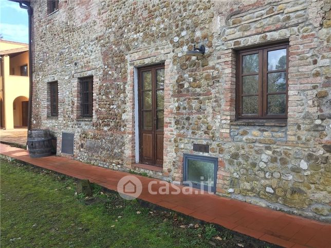 Rustico/casale in residenziale in 