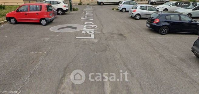 Box/posto auto in residenziale in Largo Vittorio Vettori 16