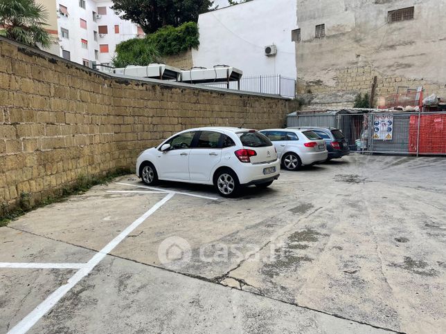 Box/posto auto in residenziale in Via Michelangelo da Caravaggio 30