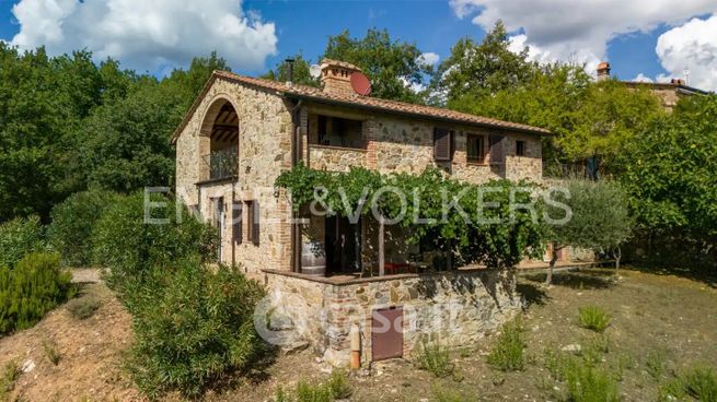 Rustico/casale in residenziale in Podere Petraiole