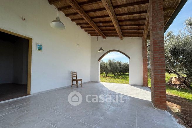 Rustico/casale in residenziale in 