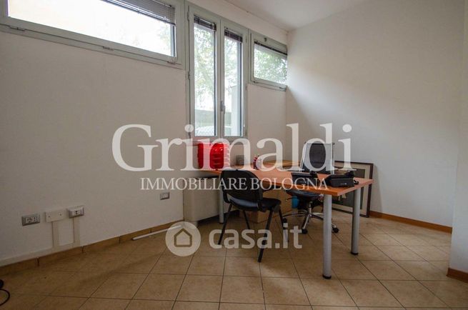 Ufficio in commerciale in Via Bonazzi