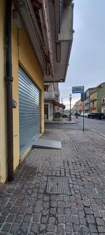 Negozio/locale commerciale in commerciale in Via San Marco 74