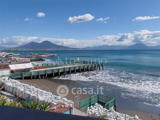 Casa indipendente in residenziale in Via Posillipo