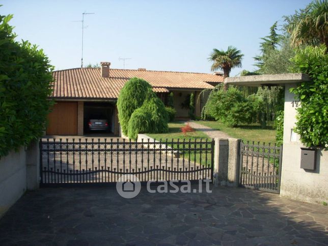 Villa in residenziale in Strada Militare 14