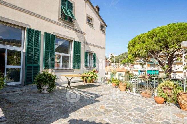 Villa in residenziale in Villaggio Cledai 1