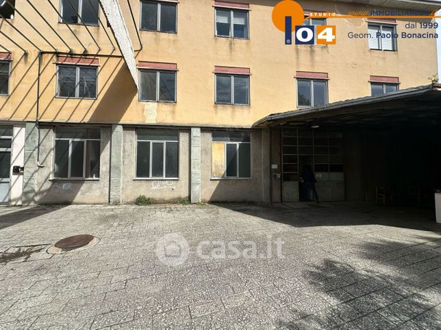 Capannone in commerciale in Vicolo Mezzera 15