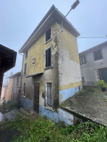 Casa bi/trifamiliare in residenziale in Località Verago 18