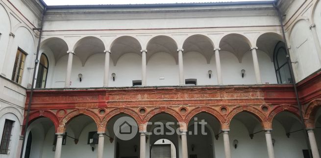 Ufficio in commerciale in Via Larga 1