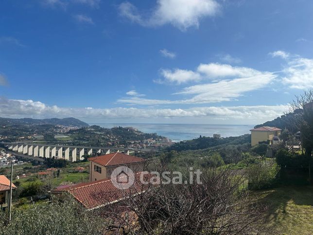 Casa indipendente in residenziale in Punto Dante