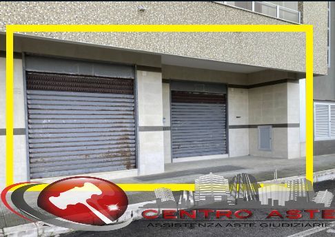 Ufficio in commerciale in Via Giorgio de Chirico