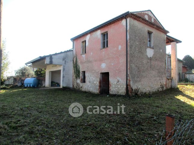 Rustico/casale in residenziale in Via Succurre Miseris