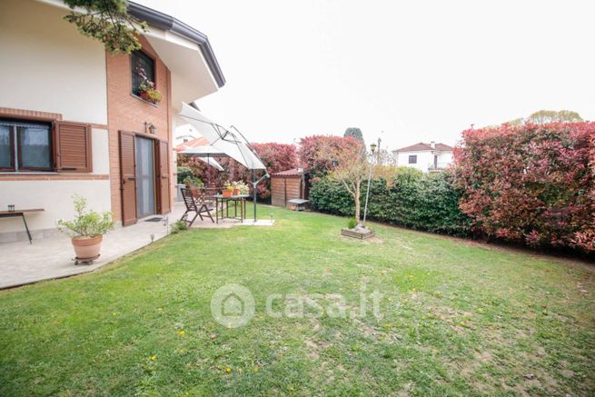Villa in residenziale in Via Avogadro 28