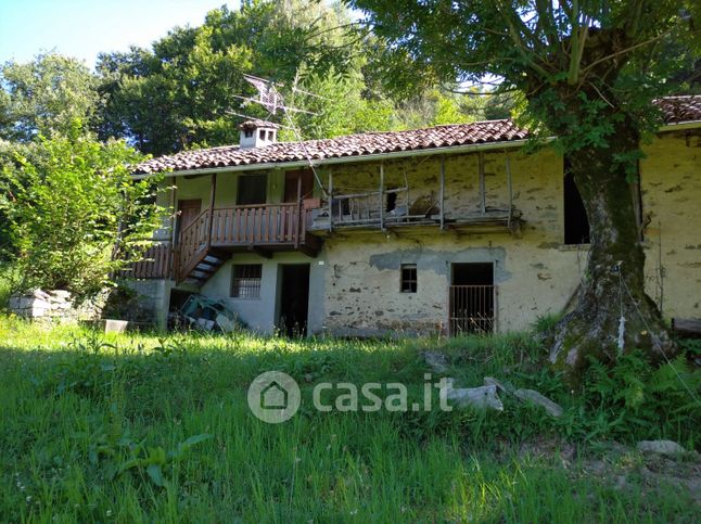 Casa indipendente in residenziale in Via per Donato