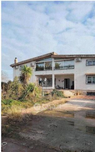 Villa in residenziale in Via del Salice