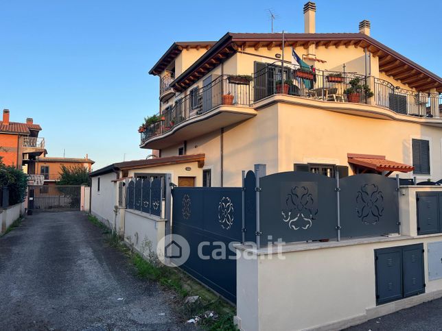 Appartamento in residenziale in Via di Vermicino 60