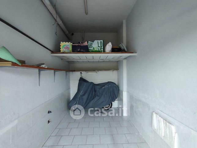 Box/posto auto in residenziale in Via Enrico De Nicola 15