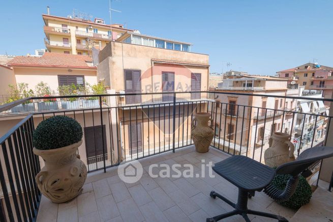 Appartamento in residenziale in Via GiosuÃ¨ Carducci