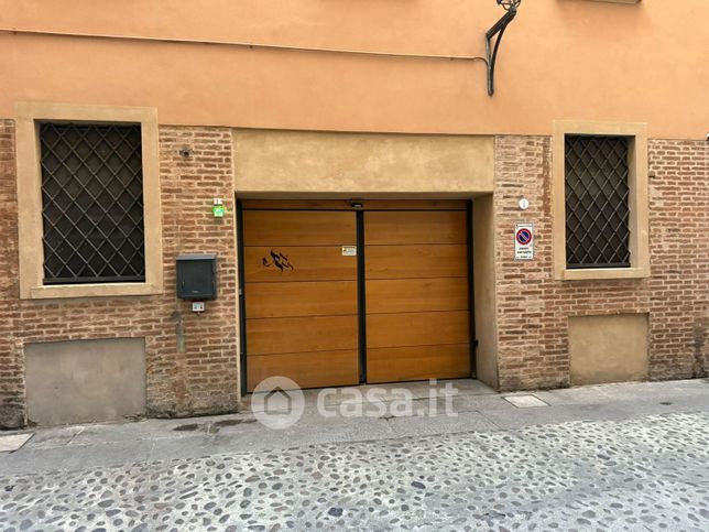 Box/posto auto in residenziale in 