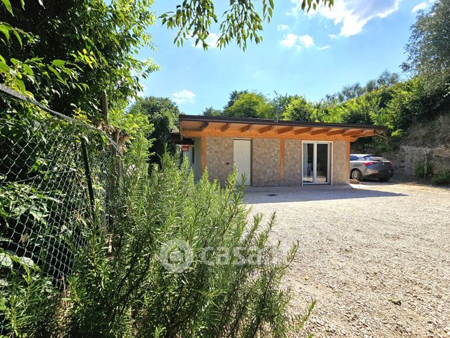 Villa in residenziale in Via San Cipriano 52
