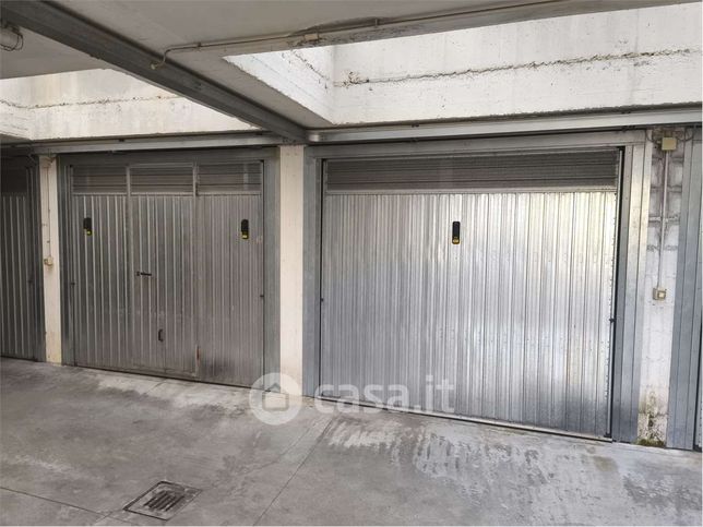 Box/posto auto in residenziale in Via Giovanni Falcone 19