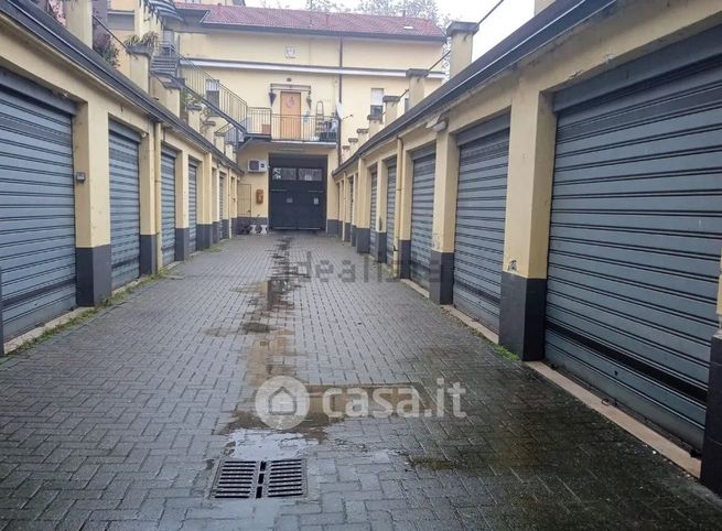 Box/posto auto in residenziale in Via Anton Giulio Barrili