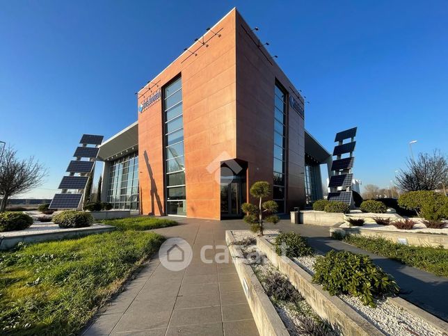 Ufficio in commerciale in 