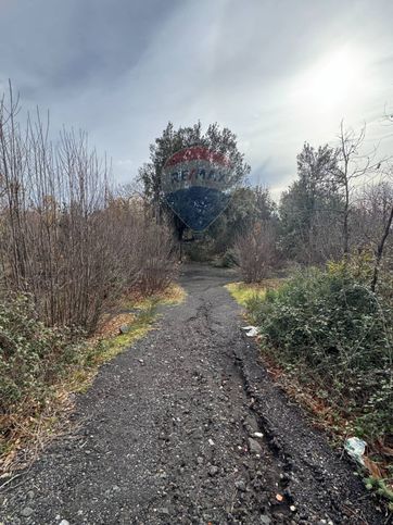 Terreno agricolo in commerciale in Via della Regione