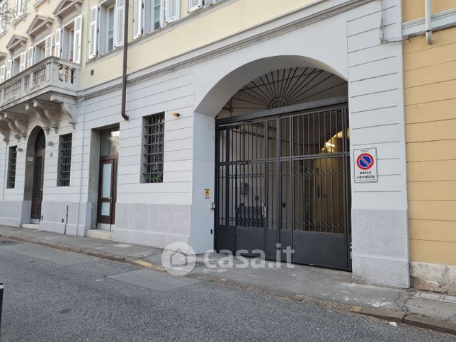 Garage/posto auto in residenziale in Via di Romagna 20