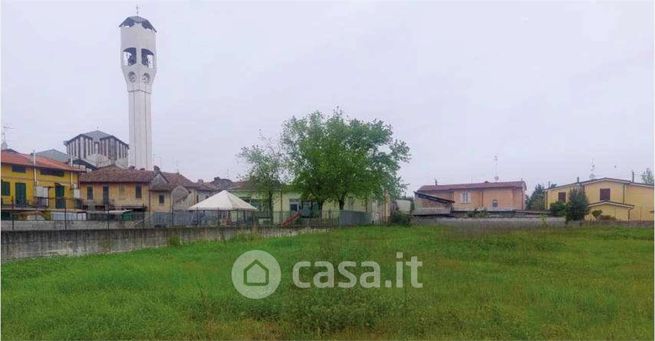Terreno edificabile in residenziale in Via Don sante Tosi