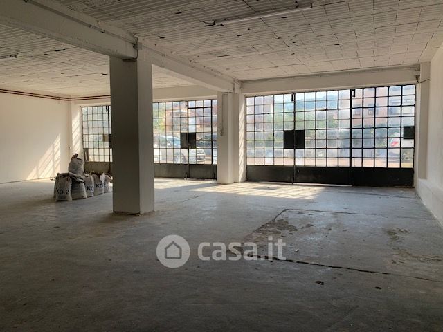 Box/posto auto in residenziale in Via Roma