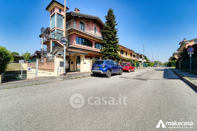 Appartamento in residenziale in Via Madre Cabrini 15