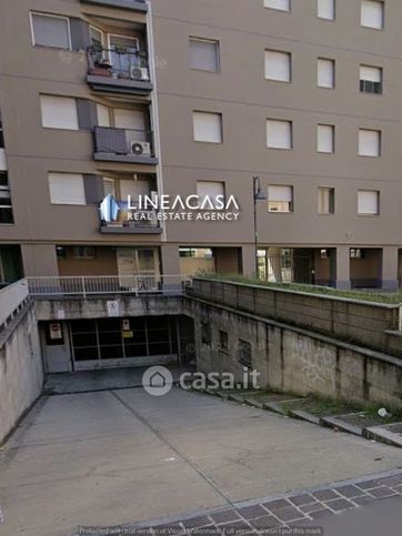 Box/posto auto in residenziale in Via Vincenzo Monti