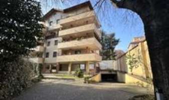 Box/posto auto in residenziale in Viale Antonio Gramsci