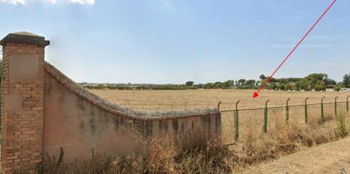 Terreno agricolo in commerciale in Via John F. Kennedy