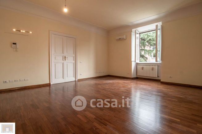 Appartamento in residenziale in Viale Regina Margherita