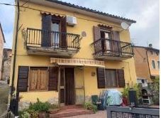 Casa indipendente in residenziale in Via Sambuco 47