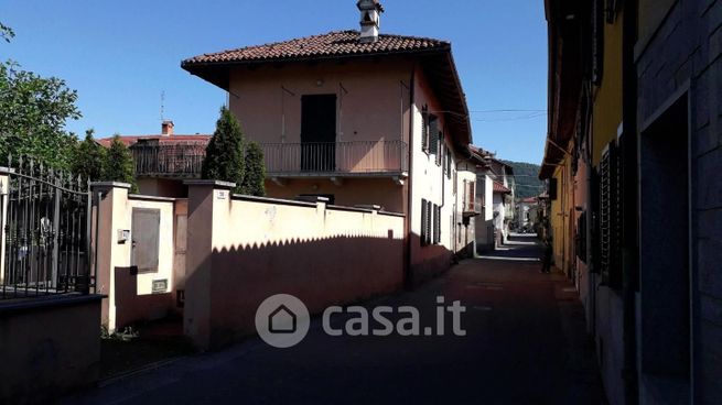 Villetta a schiera in residenziale in Strada Madonnina 58